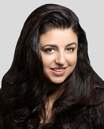 Dolly Alexander Photo