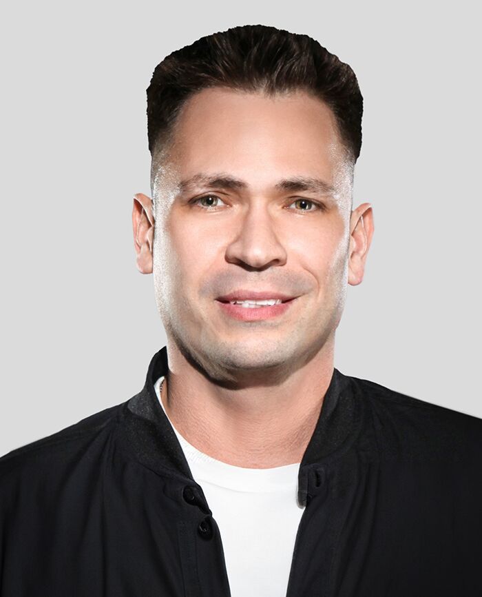 Javier Kato, CMA Photo