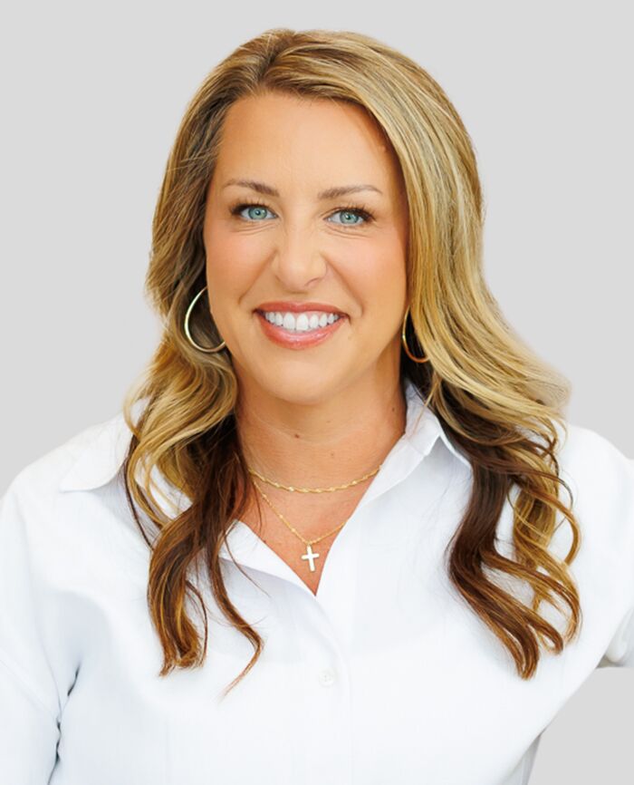 Reyna Rousseau Photo