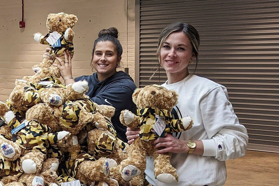 CrossCountry Mortgage interns participate in philanthropy event.